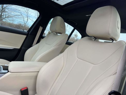 Used 2021 BMW 330i xDrive 330i xDrive w/ Convenience Package image 11