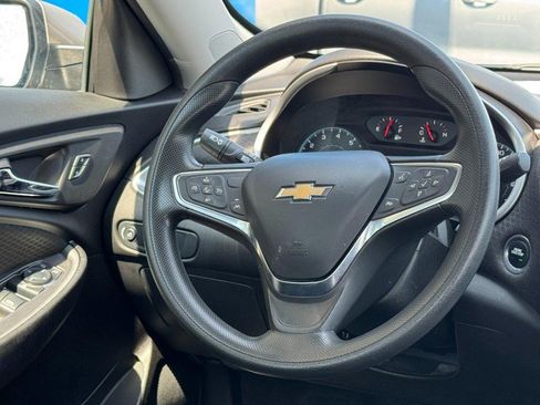 Used 2025 Chevrolet Malibu LT FWD image 12