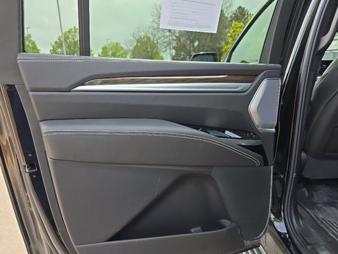 Certified 2026 Cadillac Escalade ESV Platinum Sport AWD/4WD image 16