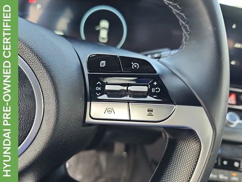 Certified 2023 Hyundai Elantra Limited FWD image 17
