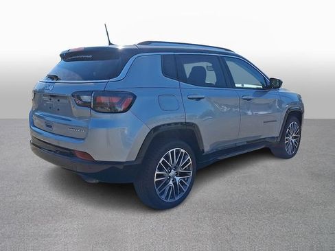 Used 2022 Jeep Compass Limited w/ Elite Group AWD/4WD image 4
