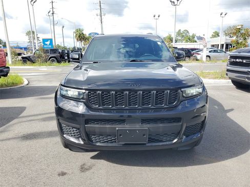 Used 2023 Jeep Grand Cherokee L Altitude image 5
