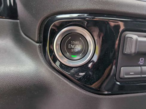 Used 2023 Chevrolet Silverado 1500 High Country w/ High Country Premium Package AWD/4WD image 25