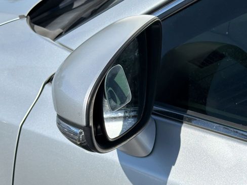 Used 2014 Lexus CT 200h FWD image 29