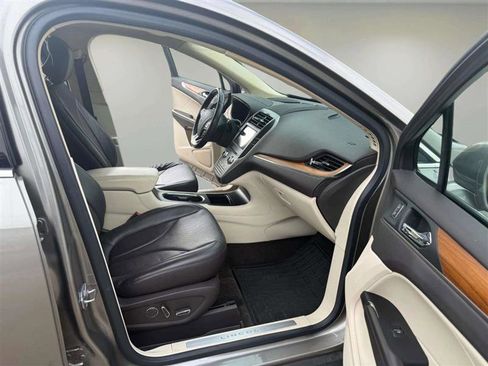 Used 2016 Lincoln MKC Reserve w/ Lincoln MKC Climate Package image 25