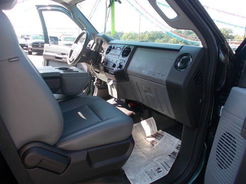 Used 2011 Ford F550 4x4 Regular Cab Super Duty w/ Payload Upgrade Pkg image 7