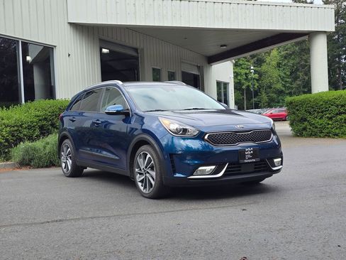 Certified 2019 Kia Niro Touring FWD image 1