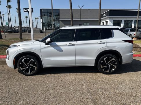 Used 2023 Mitsubishi Outlander SEL image 4
