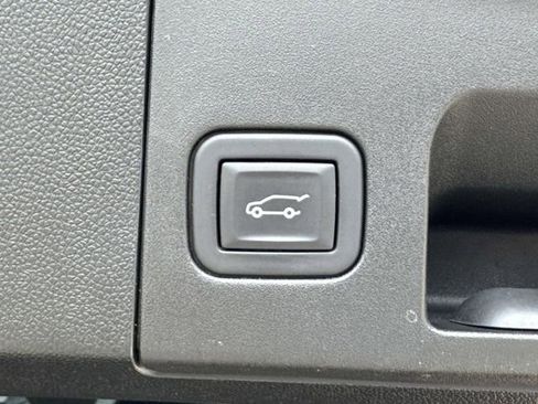 Used 2023 Cadillac XT4 Premium Luxury w/ Enhanced Visibility Package FWD image 13