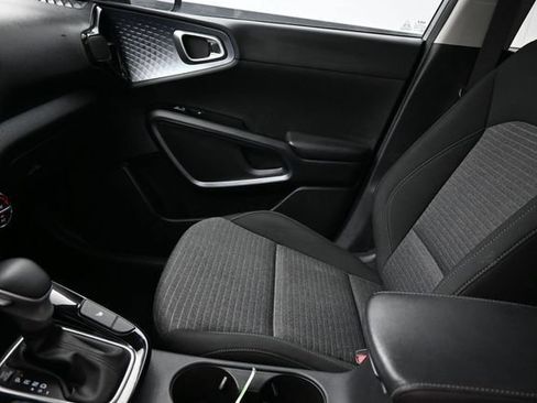 Used 2023 Kia Soul EX FWD image 13