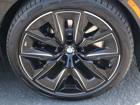 Used 2026 BMW 740i w/ Premium Package RWD image 10