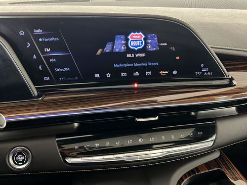 Used 2023 Cadillac Escalade ESV Premium Luxury AWD/4WD image 19