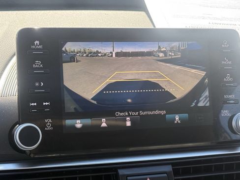 Used 2018 Honda Accord Touring image 16