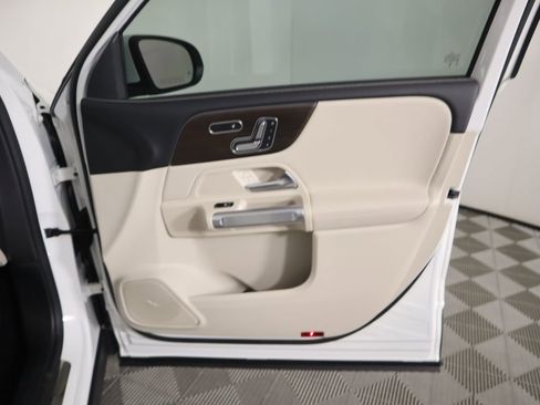 New 2026 Mercedes-Benz GLB 250 image 26