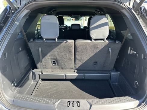 Used 2025 Ford Explorer ST-Line w/ ST-Line Street Pack image 7