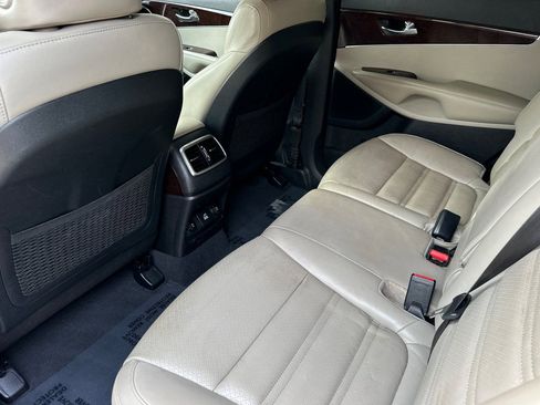 Used 2017 Kia Sorento EX w/ EX V6 Premium Package image 14