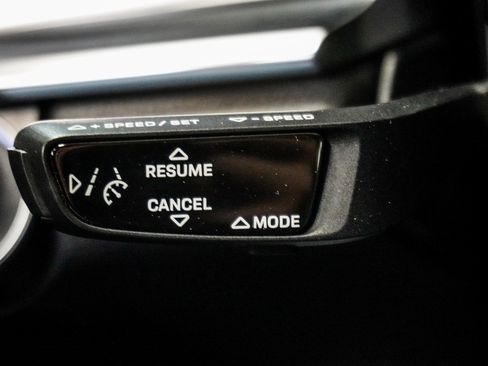 Used 2022 Porsche Panamera 4 Platinum Edition image 36