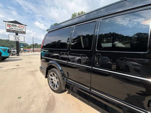 Used 2015 Chevrolet Express 2500 RWD image 6