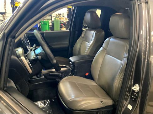 Used 2021 Toyota Tacoma SR5 image 10