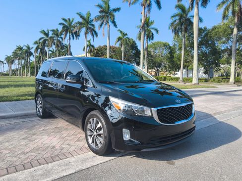 Used 2018 Kia Sedona SX FWD image 1