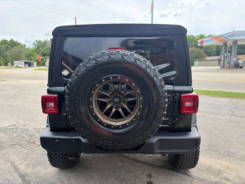 Used 2024 Jeep Wrangler Unlimited Sport AWD/4WD image 7