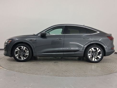 Used 2022 Audi e-tron Premium image 2