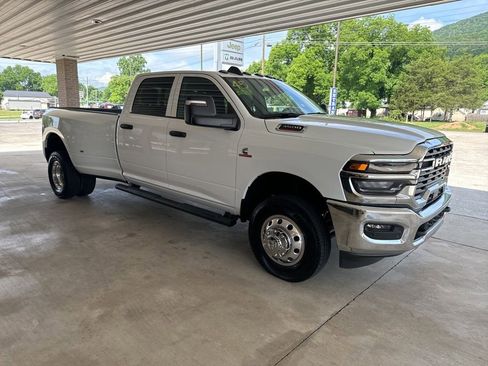 Used 2026 RAM 3500 Tradesman AWD/4WD image 3