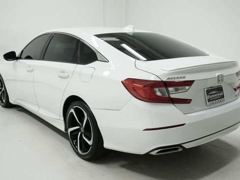 Used 2018 Honda Accord Sport image 6