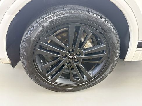 Used 2018 Audi Q5 2.0T Premium Plus w/ Premium Plus Package image 41