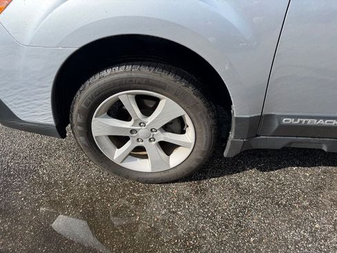 Used 2013 Subaru Outback 2.5i Premium image 10