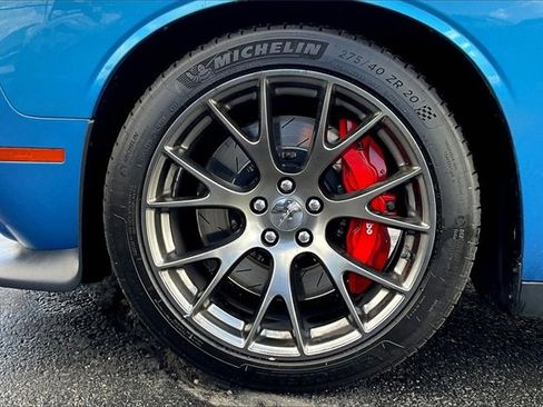 Used 2015 Dodge Challenger SRT image 8