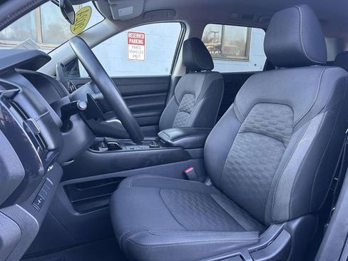Used 2024 Nissan Pathfinder S image 14