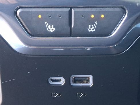 Used 2024 Chevrolet Silverado 1500 High Country w/ Z71 Off-Road Package image 10