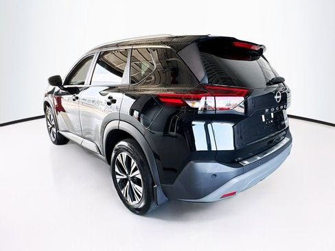 Certified 2022 Nissan Rogue SV w/ SV Premium Package image 4