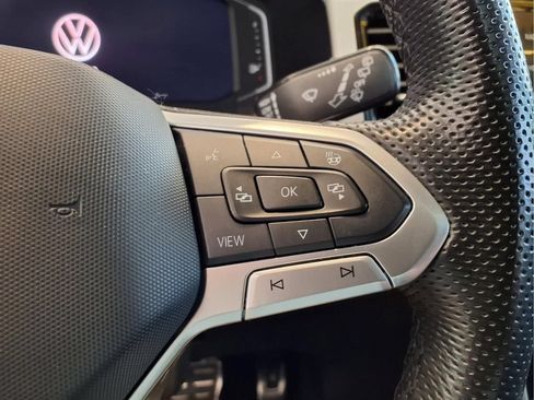 Used 2022 Volkswagen Atlas Cross Sport SEL R-Line AWD/4WD image 8