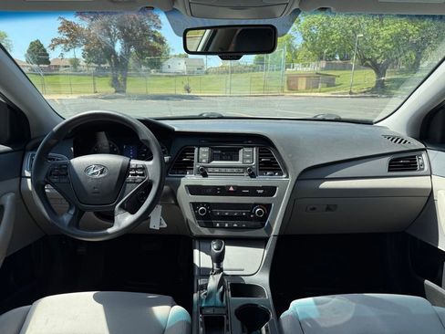 Used 2017 Hyundai Sonata SE FWD image 11