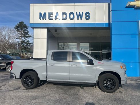 Used 2025 Chevrolet Silverado 1500 RST w/ Convenience Package II image 2