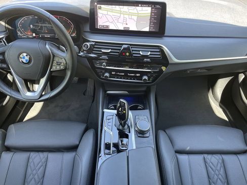 Used 2023 BMW 530i w/ Premium Package RWD image 14