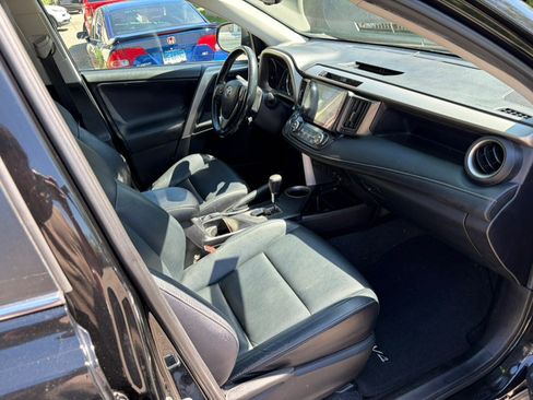 Used 2013 Toyota RAV4 Limited AWD/4WD image 25