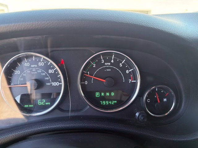 Used 2018 Jeep Wrangler Unlimited Sahara AWD/4WD image 11