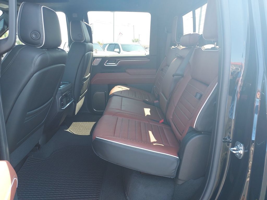 Used 2025 GMC Sierra 2500 Denali Ultimate AWD/4WD image 14