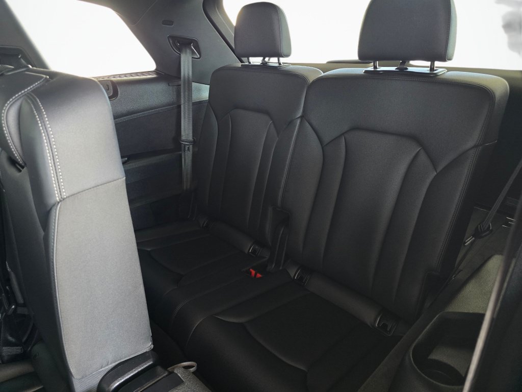 Used 2025 Audi Q7 3.0T Premium Plus AWD/4WD image 40