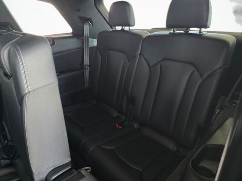Used 2025 Audi Q7 3.0T Premium Plus AWD/4WD image 40
