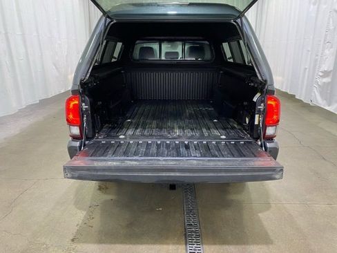 Certified 2018 Toyota Tacoma TRD Off-Road w/ TRD Premium Off Road Package image 12