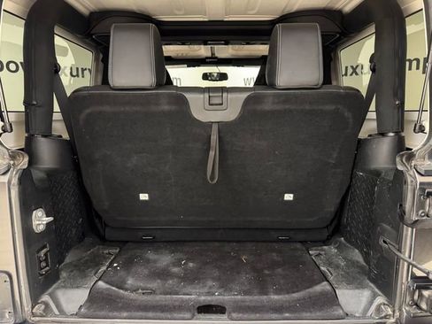 Used 2017 Jeep Wrangler Freedom Edition image 16