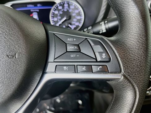 Used 2024 Nissan Sentra SV FWD image 13