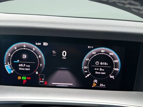 New 2026 Volkswagen Tiguan SE FWD image 26