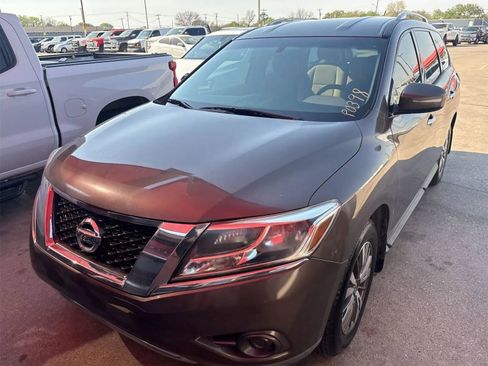 Used 2016 Nissan Pathfinder S FWD image 1