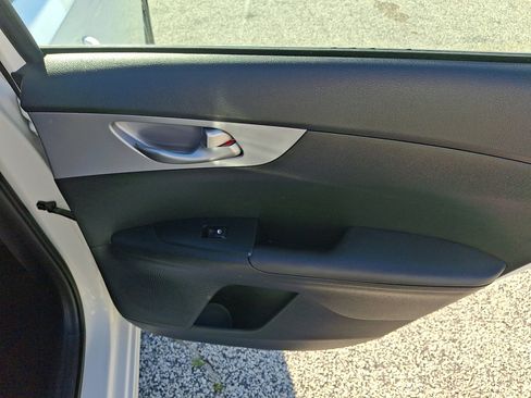 Used 2024 Kia Forte LXS FWD image 16