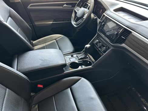 Used 2023 Volkswagen Atlas SE w/ Panoramic Sunroof Package FWD image 17